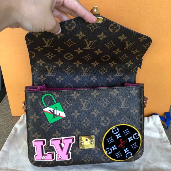 Authentic Louis Vuitton Pochette Métis Patches - Picture 4 of 8